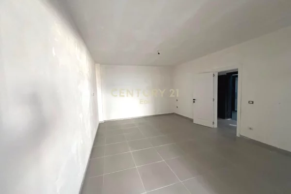 Appartamento in vendita a Durazzo 1+1, Vuoto