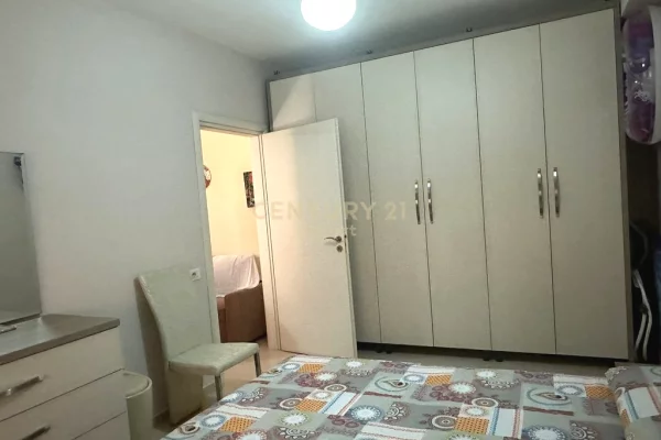 Shtepi ne shitje Apartament ne Durres, 1+1, Mobilimi E mobiluar, Pagesa 110,000  Euro.