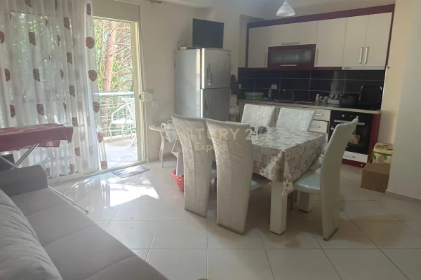 Shtepi ne shitje Apartament ne Durres, 1+1, Mobilimi E mobiluar, Pagesa 110,000  Euro.