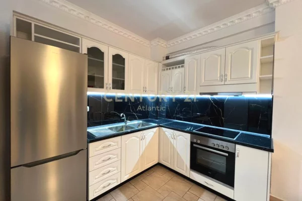 Appartamento in vendita a Durazzo 1+1, Arredato