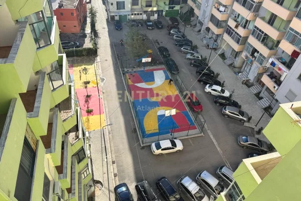 Appartamento in vendita a Durazzo 2+1, Vuoto