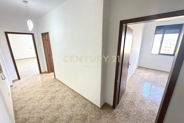 Appartamento in vendita a Durazzo 2+1, Vuoto