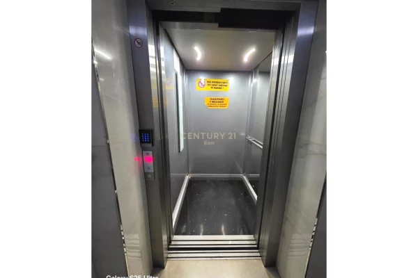 Appartamento in vendita a Durazzo 2+1, Arredato