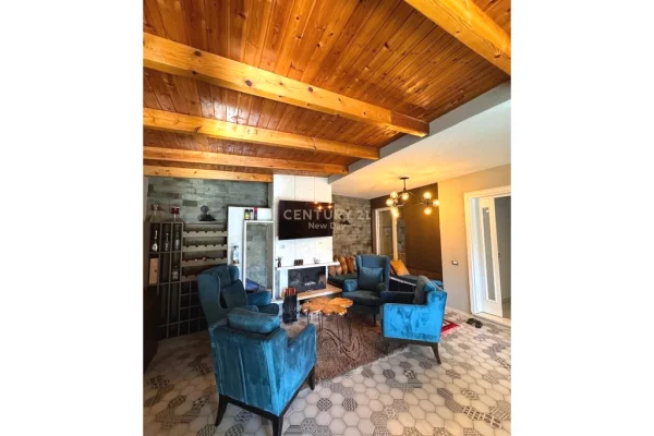 Appartamento in vendita a Durazzo 2+1, Arredato