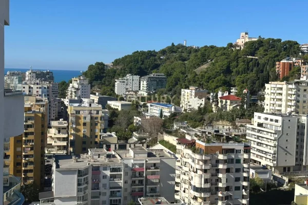 Appartamento in vendita a Durazzo 1+1, Arredato