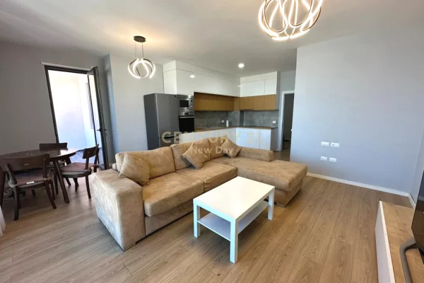 Appartamento in vendita a Durazzo 1+1, Arredato