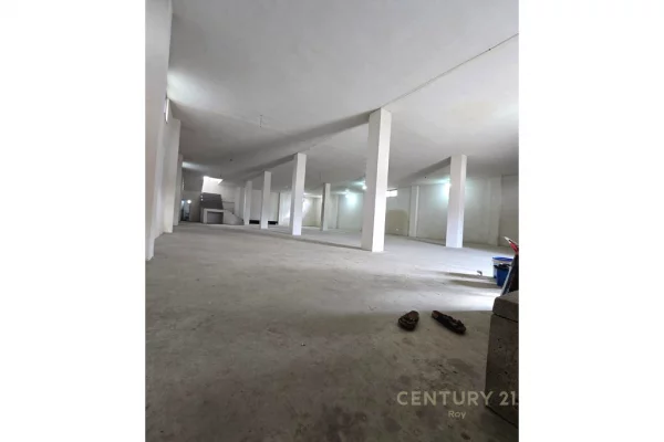 KAPANON EKSKLUZIV NE DALJE TE KAVAJES – POZICION STRATEGJIK BUZE RRUGES!