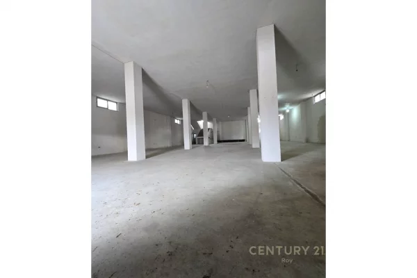 KAPANON EKSKLUZIV NE DALJE TE KAVAJES – POZICION STRATEGJIK BUZE RRUGES!