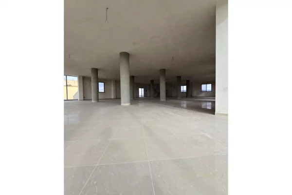 KAPANON EKSKLUZIV NE DALJE TE KAVAJES – POZICION STRATEGJIK BUZE RRUGES!