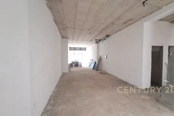 Ambiente Commerciale in Vendita 1+1 a Durazzo - 170,000 Euro