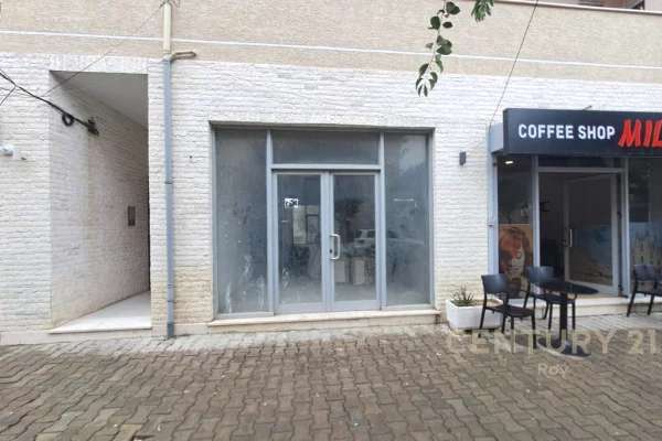 Ambient Komercial Në Shitje në Lagja nr.18, Durrës 