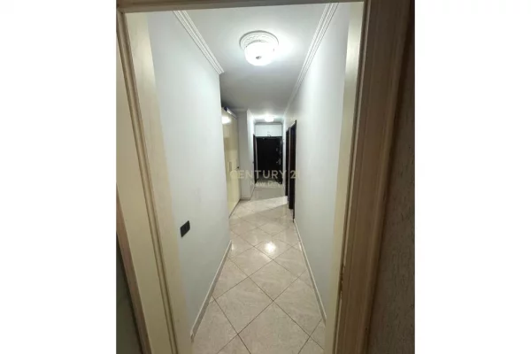 Appartamento in vendita a Durazzo 2+1, SemiArredato