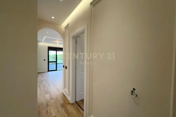 Appartamento in vendita a Durazzo 2+1, SemiArredato