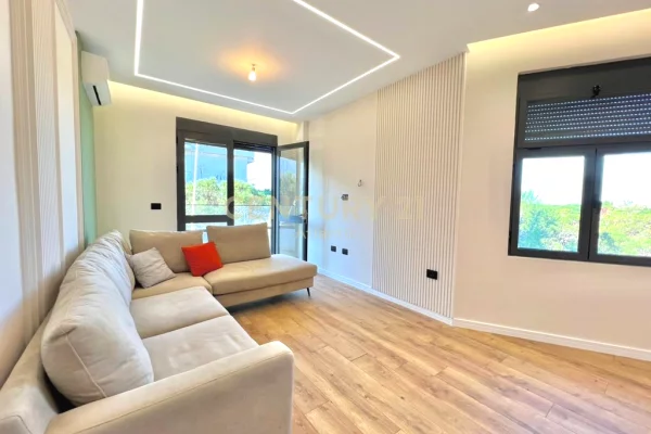 Appartamento in vendita a Durazzo 2+1, SemiArredato