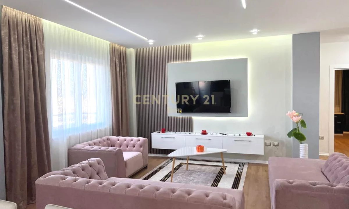 Appartamento in vendita a Durazzo 3+1, Arredato