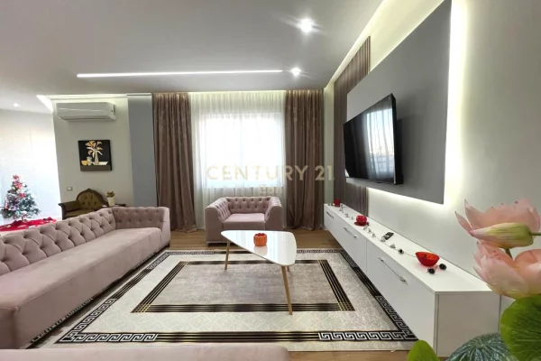 Appartamento in vendita a Durazzo 3+1, Arredato