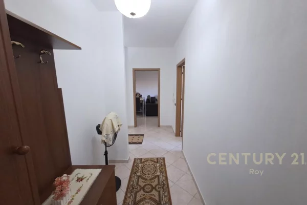 Shtepi ne shitje Apartament ne Durres, 2+1, Mobilimi Pjeserisht e mobiluar, Pagesa 156,000  Euro.