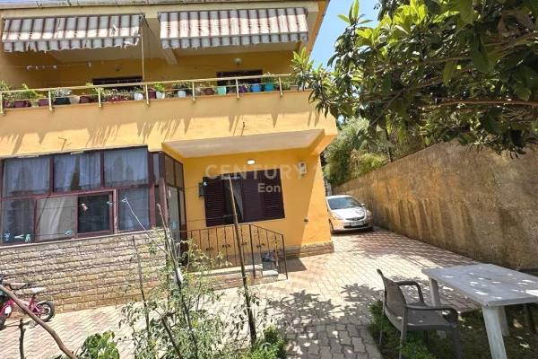 Shtepi ne shitje Apartament ne Durres, 4+1, Mobilimi Bosh, pa mobiluar, Pagesa 220,000  Euro.