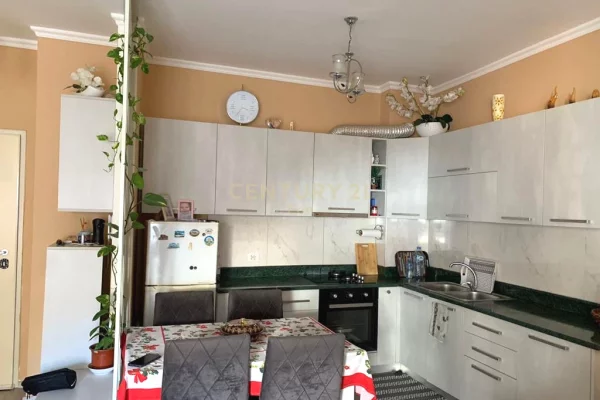 Shtepi ne shitje Apartament ne Durres, 1+1, Mobilimi Pjeserisht e mobiluar, Pagesa 132,000  Euro.