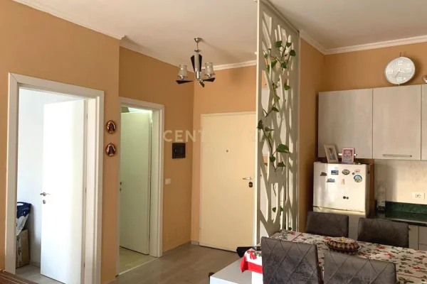 Shtepi ne shitje Apartament ne Durres, 1+1, Mobilimi Pjeserisht e mobiluar, Pagesa 132,000  Euro.