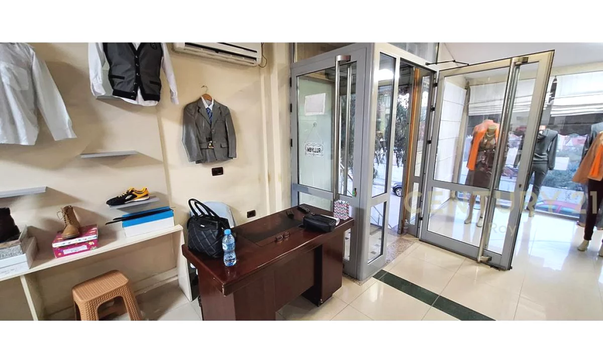 SHITET NJESI BIZNESI NE GOLEM QENDER!!!