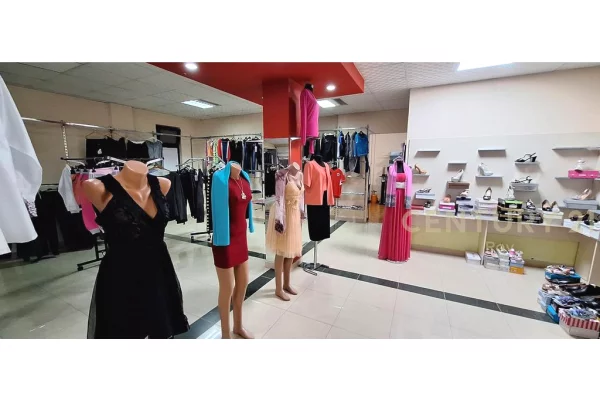 Ambiente Commerciale in Vendita 1+1 a Durazzo - 180,000 Euro