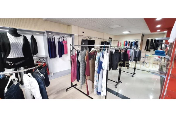 SHITET NJESI BIZNESI NE GOLEM QENDER!!!