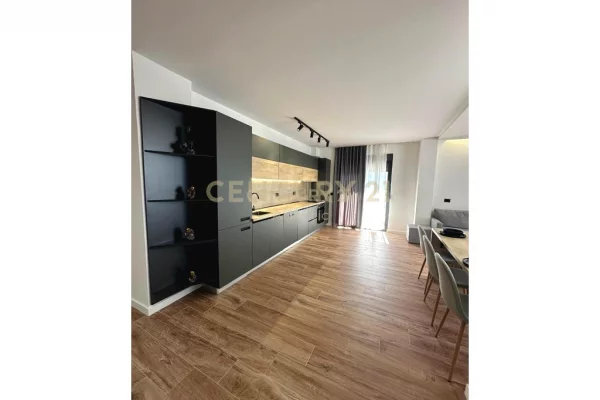 Shtepi ne shitje Apartament ne Durres, 2+1, Mobilimi E mobiluar, Pagesa 180,000  Euro.