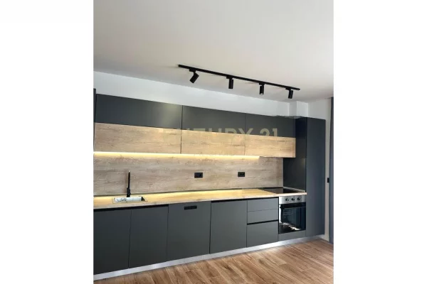 Shtepi ne shitje Apartament ne Durres, 2+1, Mobilimi E mobiluar, Pagesa 180,000  Euro.