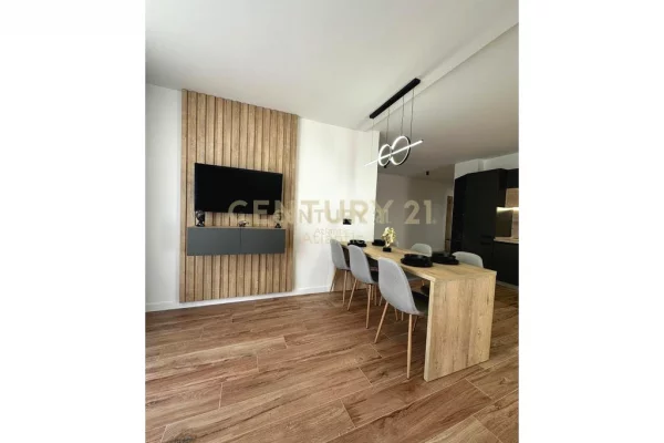 Shtepi ne shitje Apartament ne Durres, 2+1, Mobilimi E mobiluar, Pagesa 180,000  Euro.