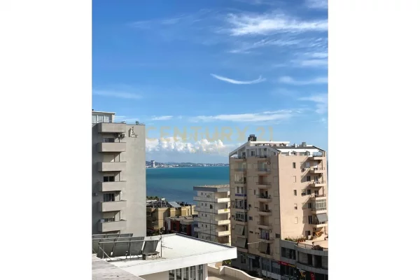 Shtepi ne shitje Apartament ne Durres, 2+1, Mobilimi E mobiluar, Pagesa 180,000  Euro.