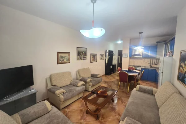 Shtepi ne shitje Apartament ne Durres, 1+1, Mobilimi E mobiluar, Pagesa 77,000  Euro.
