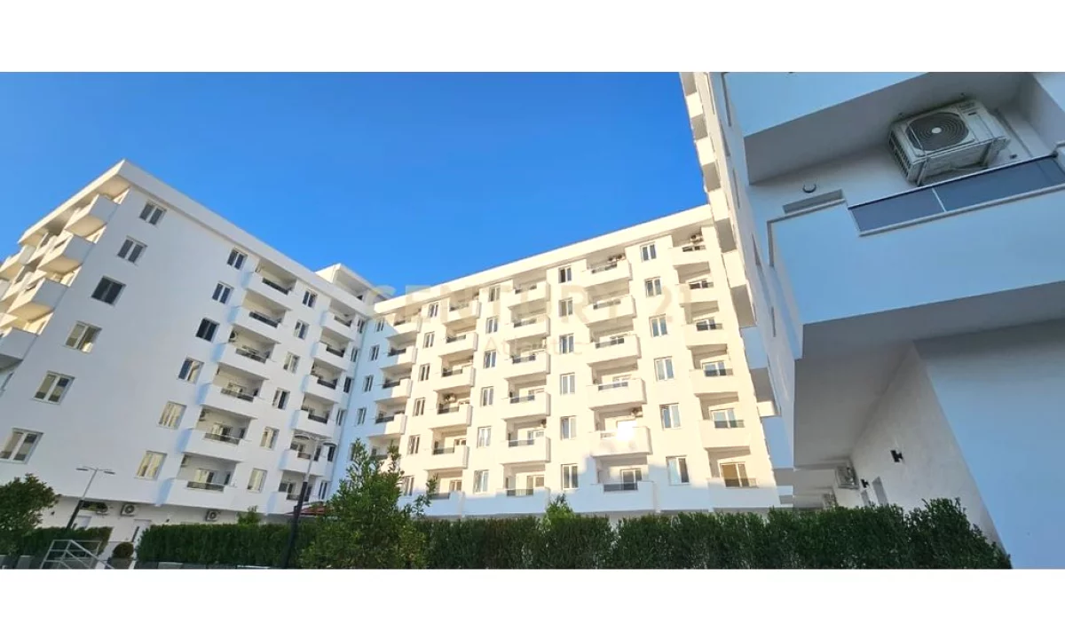 Shtepi ne shitje Apartament ne Durres, 1+1, Mobilimi Bosh, pa mobiluar, Pagesa 90,000  Euro.