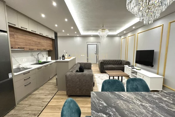 Shtepi ne shitje Apartament ne Durres, 2+1, Mobilimi E mobiluar, Pagesa 360,000  Euro.