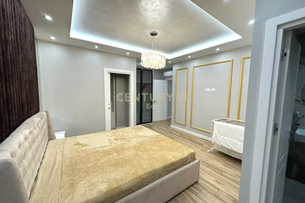 Shtepi ne shitje Apartament ne Durres, 2+1, Mobilimi E mobiluar, Pagesa 360,000  Euro.