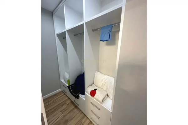 Shtepi ne shitje Apartament ne Durres, 2+1, Mobilimi E mobiluar, Pagesa 360,000  Euro.