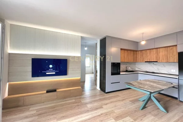 Shitet Apartament 2+1, Pamje Deti,Plazh Durrës !