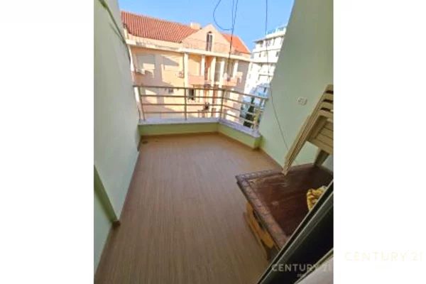 Shtepi ne shitje Apartament ne Durres, 1+1, Mobilimi Pjeserisht e mobiluar, Pagesa 75,000  Euro.