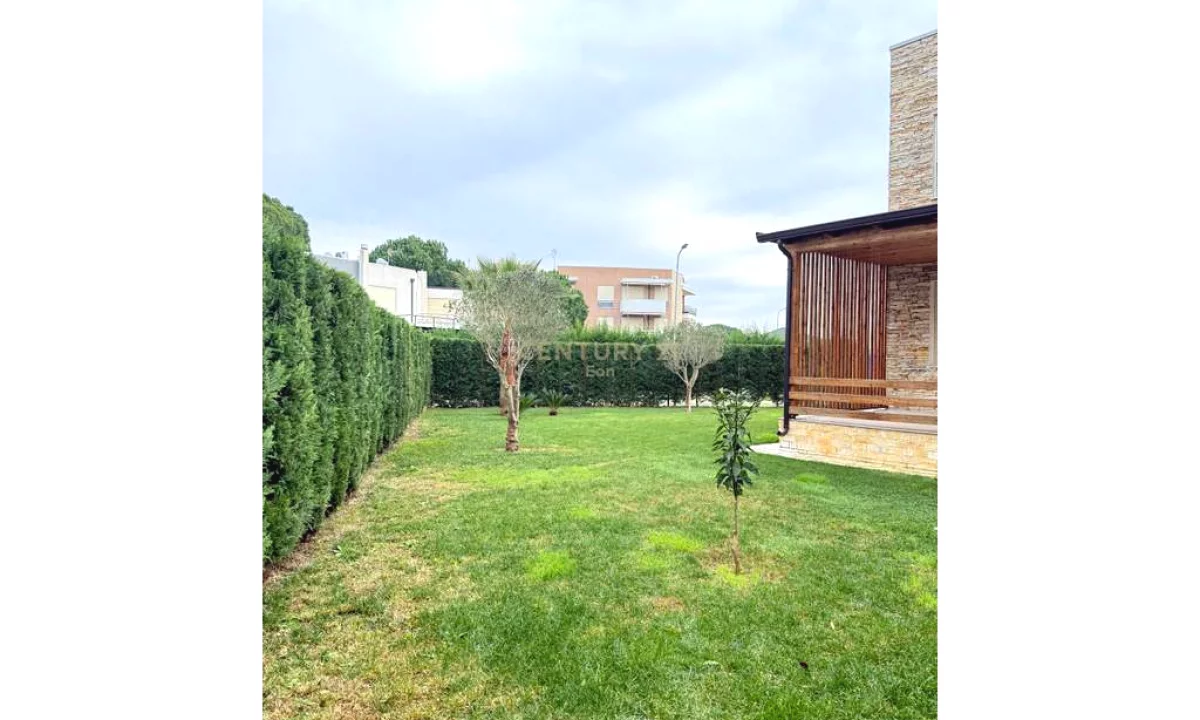 Appartamento in vendita a Durazzo 2+1, Arredato