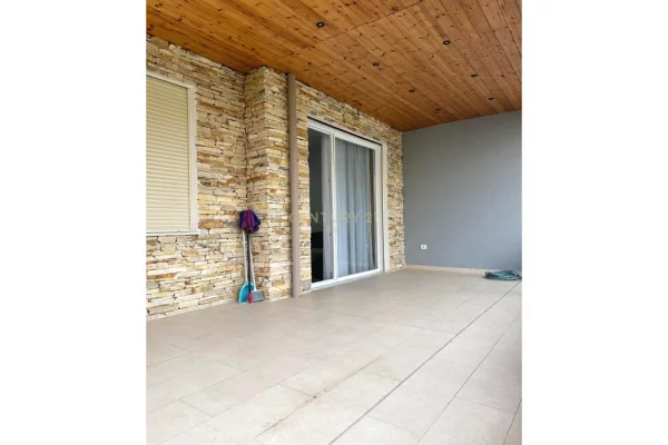 Appartamento in vendita a Durazzo 2+1, Arredato