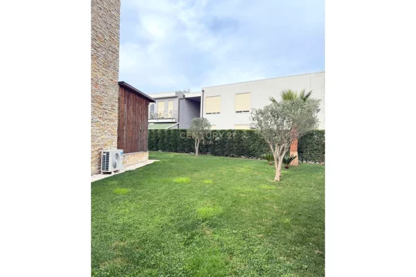 Appartamento in vendita a Durazzo 2+1, Arredato