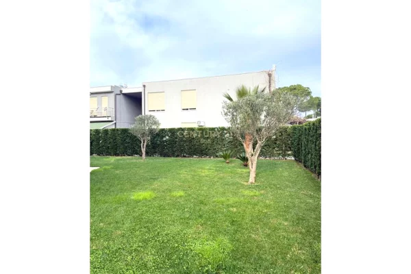 Appartamento in vendita a Durazzo 2+1, Arredato