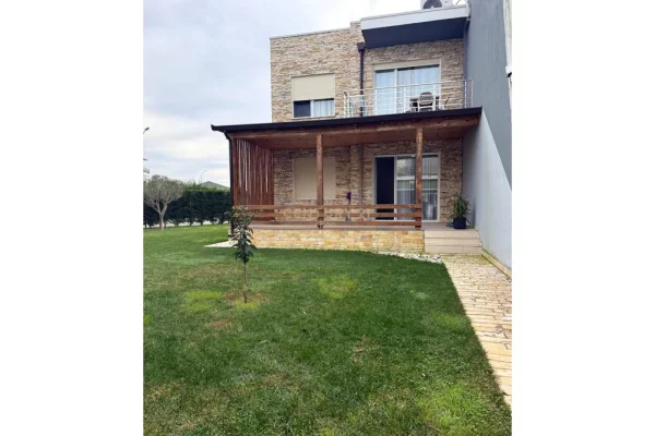 Appartamento in vendita a Durazzo 2+1, Arredato