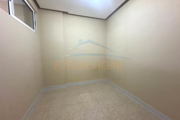 Shtepi ne shitje Apartament ne Durres, 1+1, Mobilimi Bosh, pa mobiluar, Pagesa 130,000  Euro.