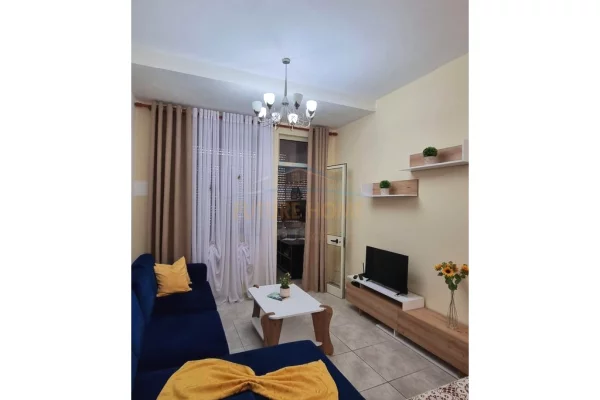 Shtepi ne shitje Apartament ne Durres, 2+1, Mobilimi E mobiluar, Pagesa 120,000  Euro.