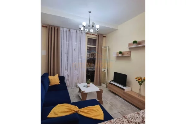 Shtepi ne shitje Apartament ne Durres, 2+1, Mobilimi E mobiluar, Pagesa 120,000  Euro.