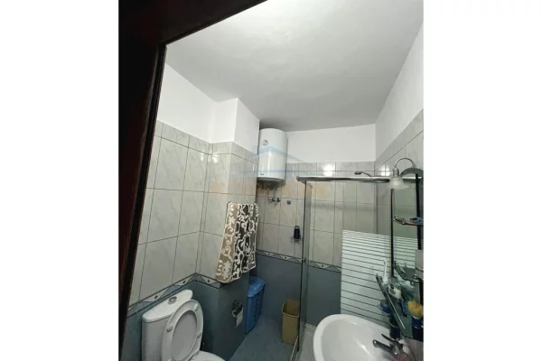 Shtepi ne shitje Apartament ne Durres, 1+1, Mobilimi E mobiluar, Pagesa 150,000  Euro.