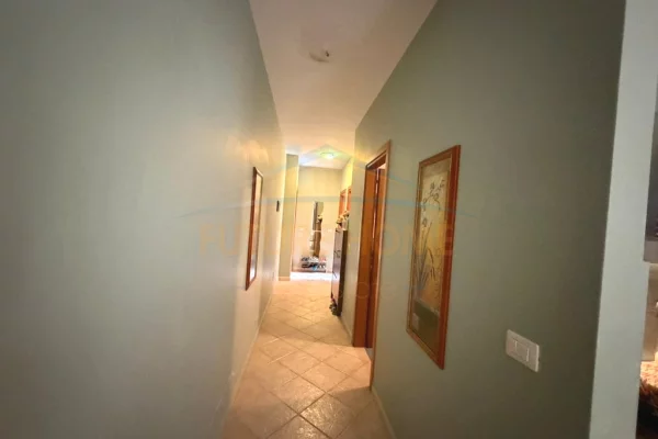 Appartamento in vendita a Durazzo 3+1, SemiArredato