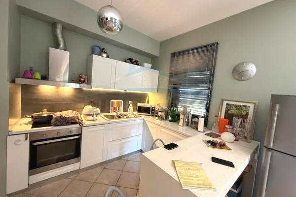 Appartamento in vendita a Durazzo 3+1, SemiArredato