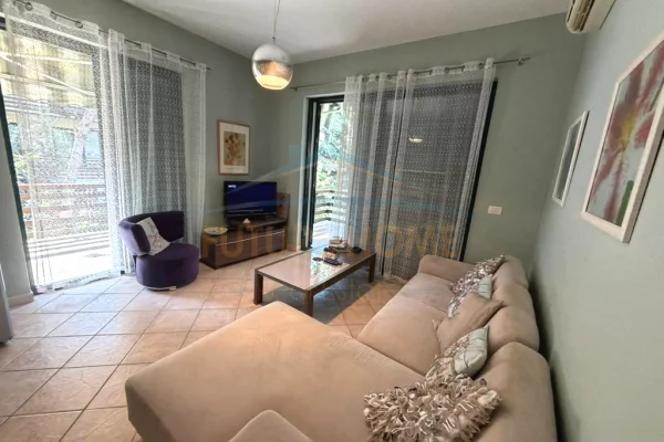 Appartamento in vendita a Durazzo 3+1, SemiArredato